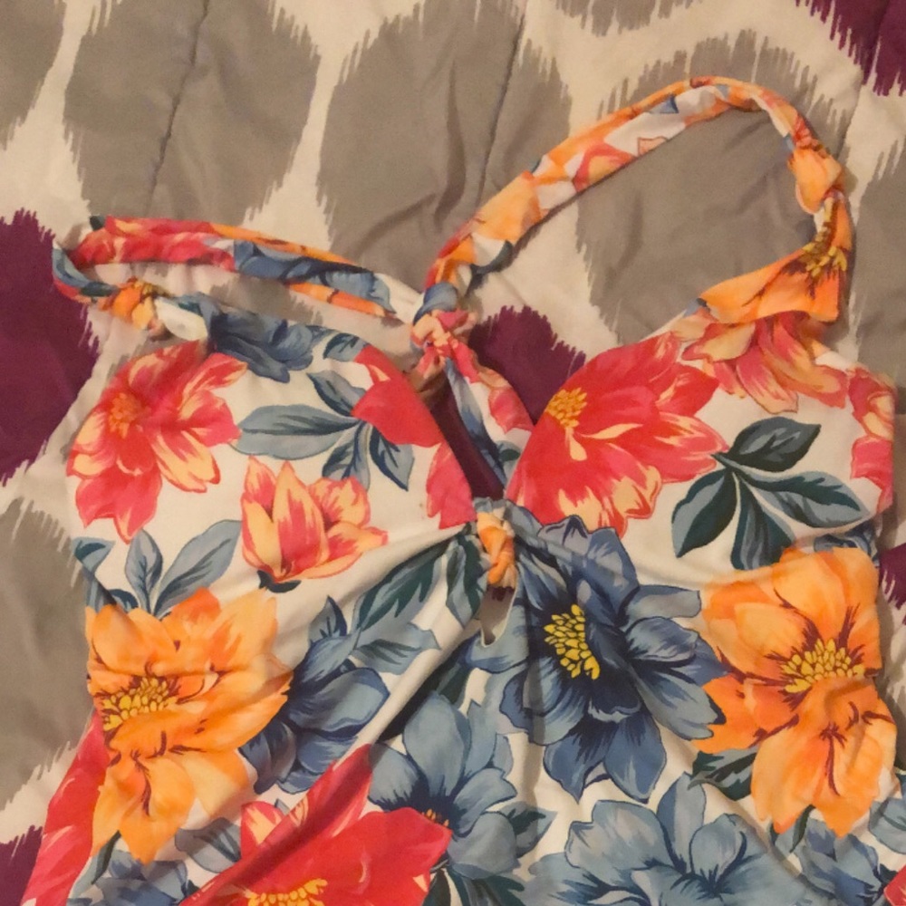 Brand new Hawaiian Oahu Flowers Swimsuit